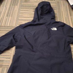 Women's The Northface rain jacket